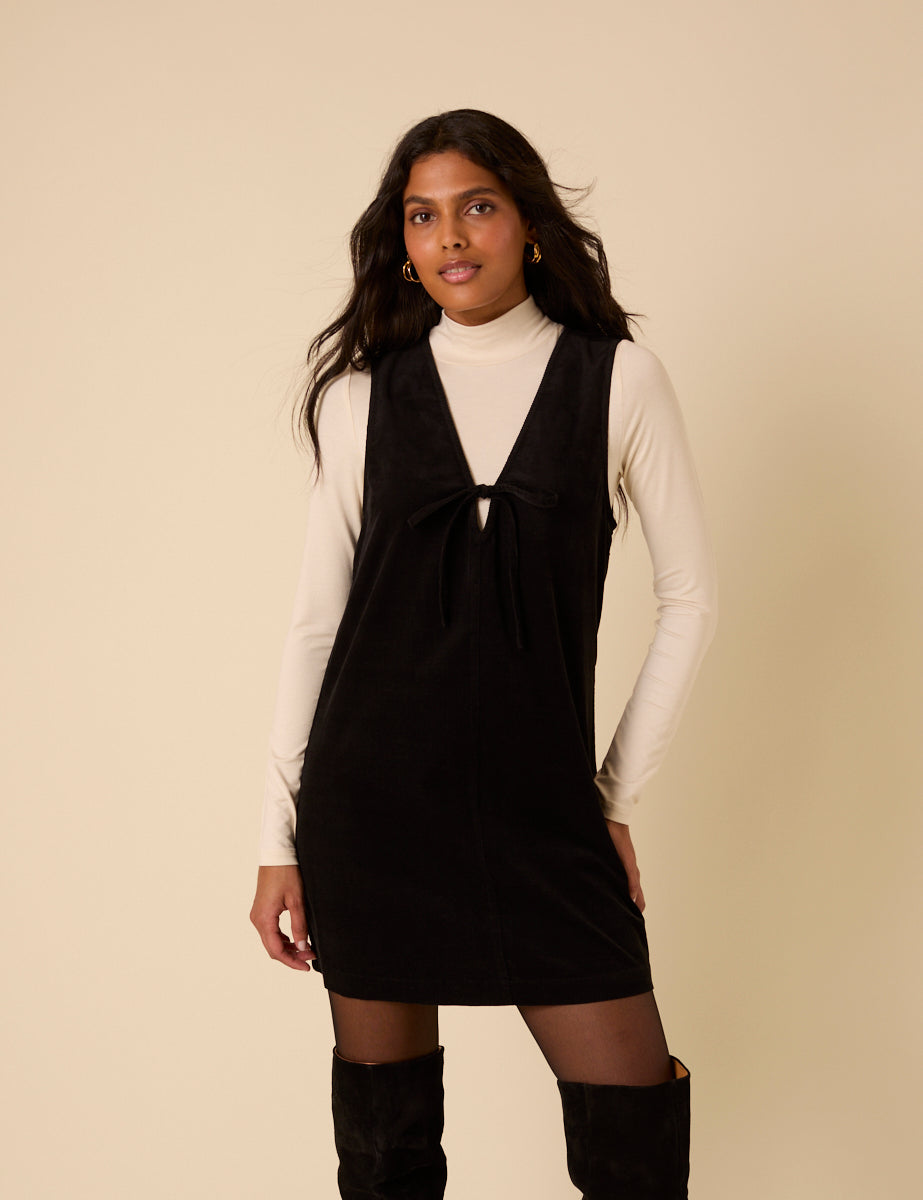 13 stylish ways to wear black tights with a dress for any occasion 13 stylish ways to wear black tights with a dress for any occasion