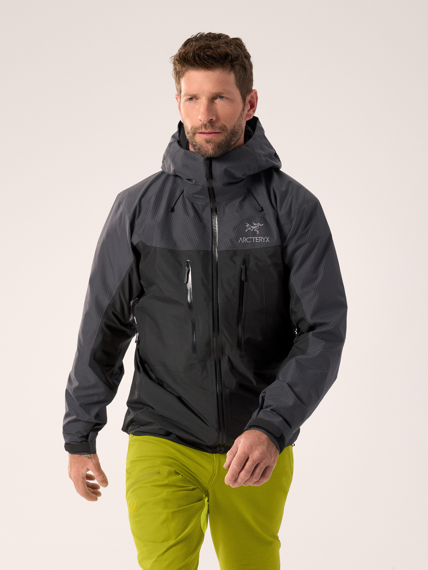 ジャケット・アウター ARC'TERYX ARPHA IS JACKET men's Arc'teryx Alpha Jacket Review: A Hardcore Shell That Works Just as