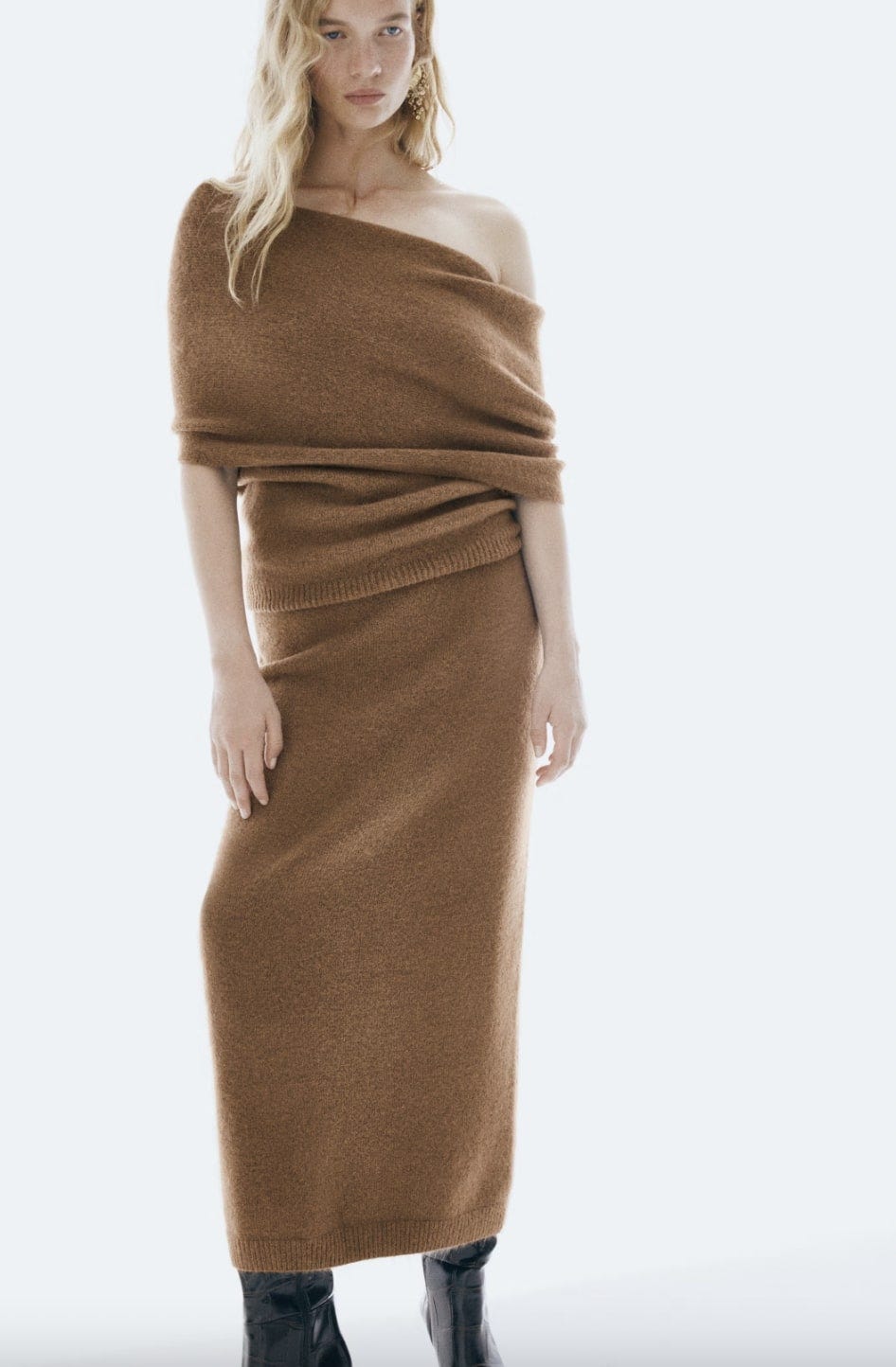 H&M's 23 brown knit midi skirt is the easiest upgrade to your winter  wardrobe