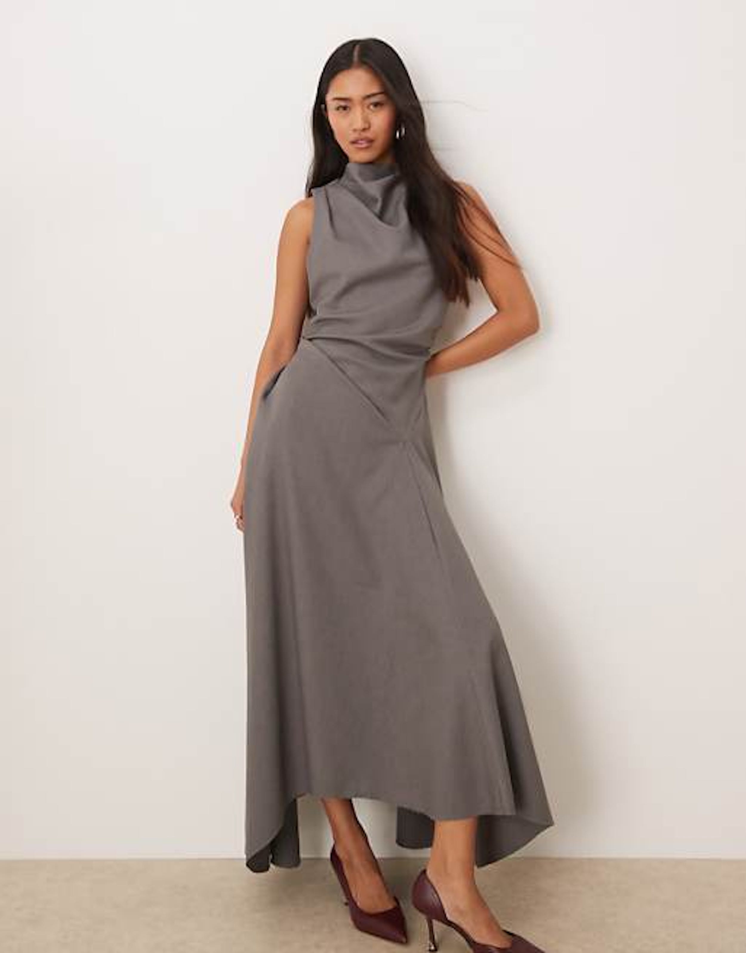 slim fit dress slacks Victoria Beckham // Grey & Black Plaid Sheath Dress – VSP Consignment main image 0