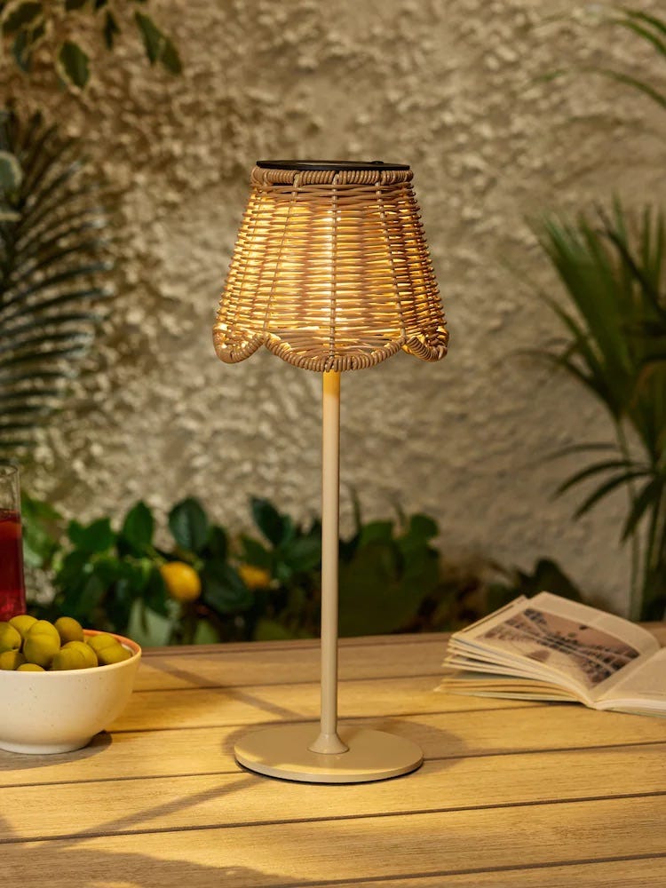 IKEA Unveils Innovative Solar-Powered LED Lamps – SAMMANLÄNKAD