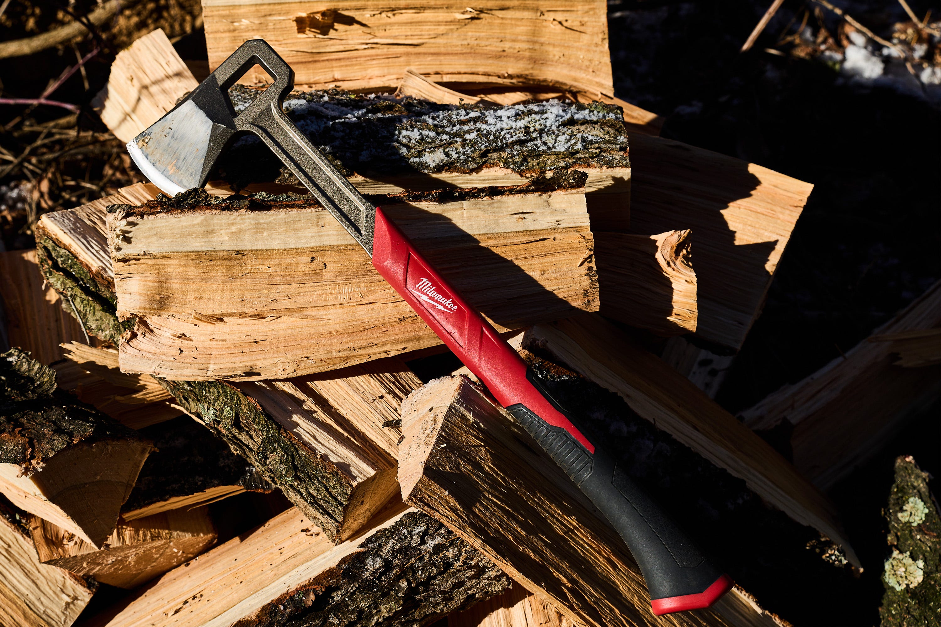 Tested: Milwaukee's 26-inch Splitting Axe