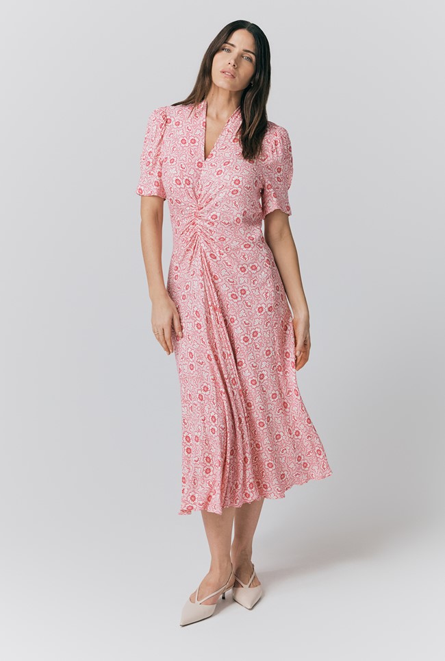 bohemian love style the sophie dress in pink peony print Sophie, Duchess of Edinburgh's sell-out tiered pink midi has the most flattering sleeves & is still in stock