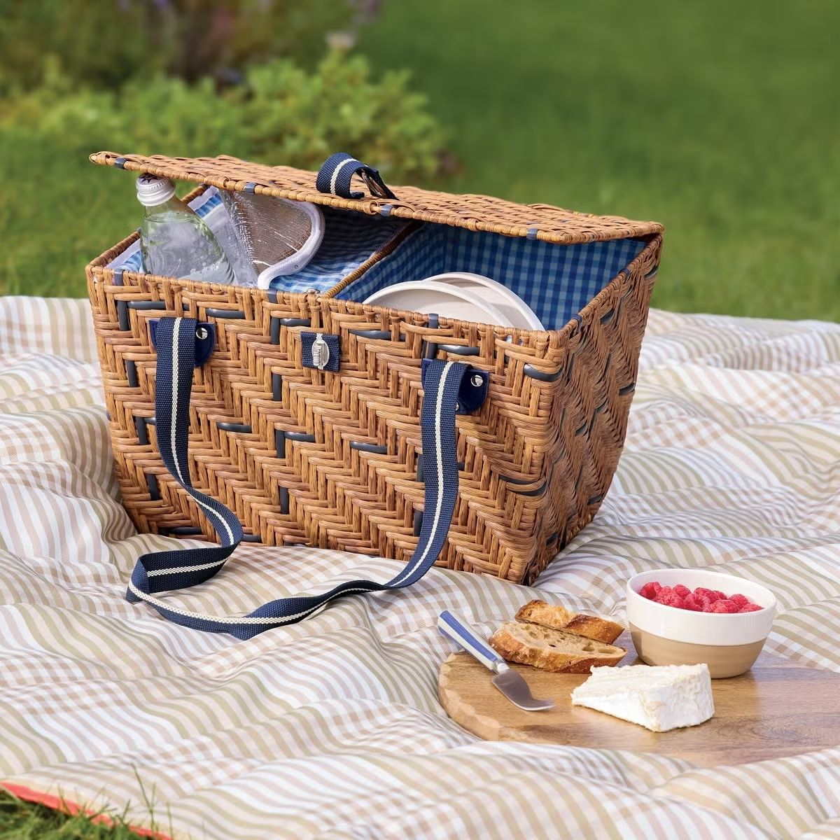 All My Favorite “Hamptons Summer” Pieces From Joanna Gaines's New