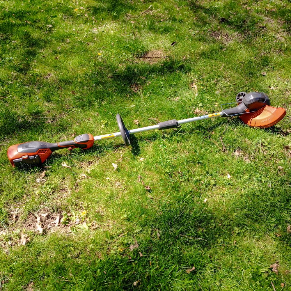 Worx WG163 Cordless PowerShare String Trimmer Review: A Clever